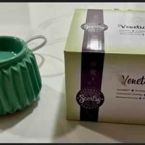 Scentsy Venetian Green Element Warmer